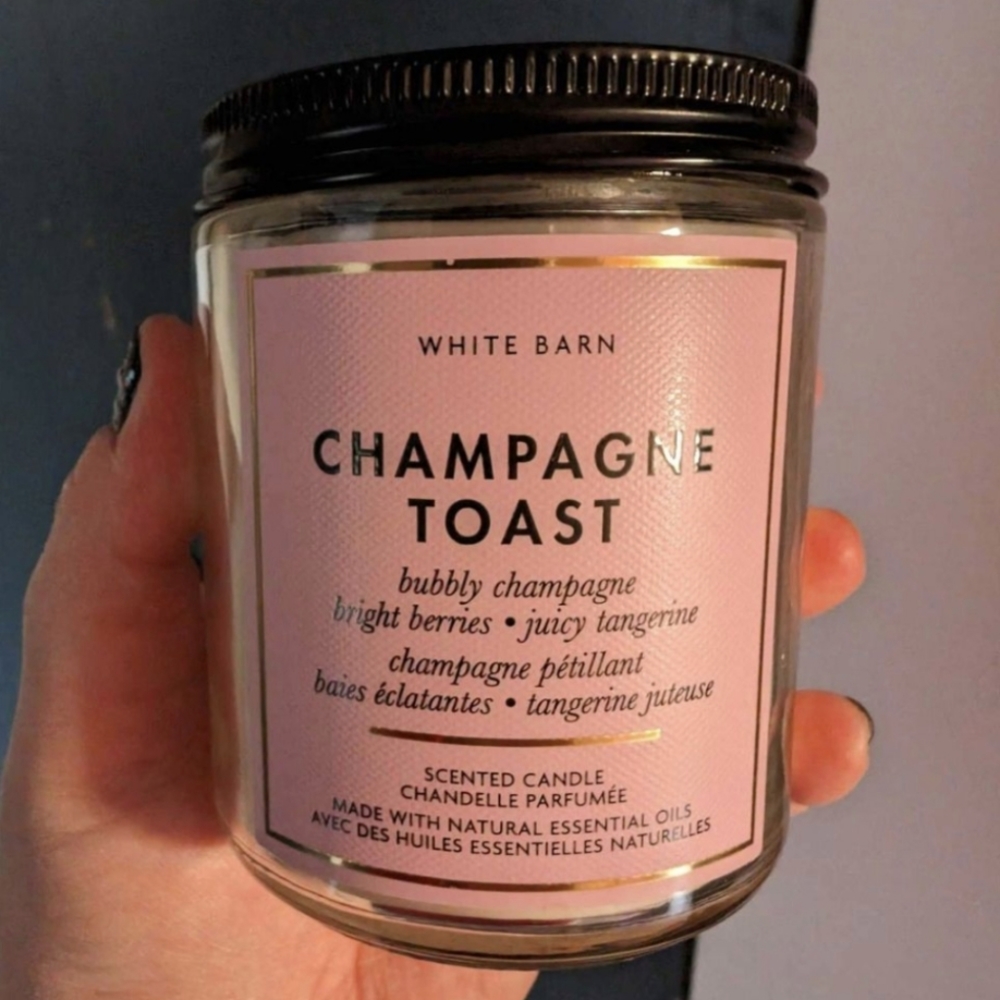 BRAND NEW Single wick Champagne Toast